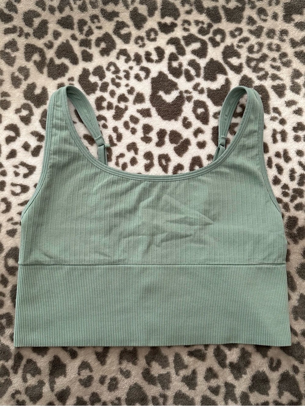 PINK Victoria’s Secret ACTIVE Seamless Lightly Lined Bralette in Green Medium
